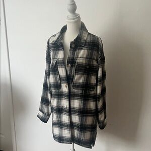 Banana Republic Black/White Plaid Jacket. Soft and comfortable. Womens size M.